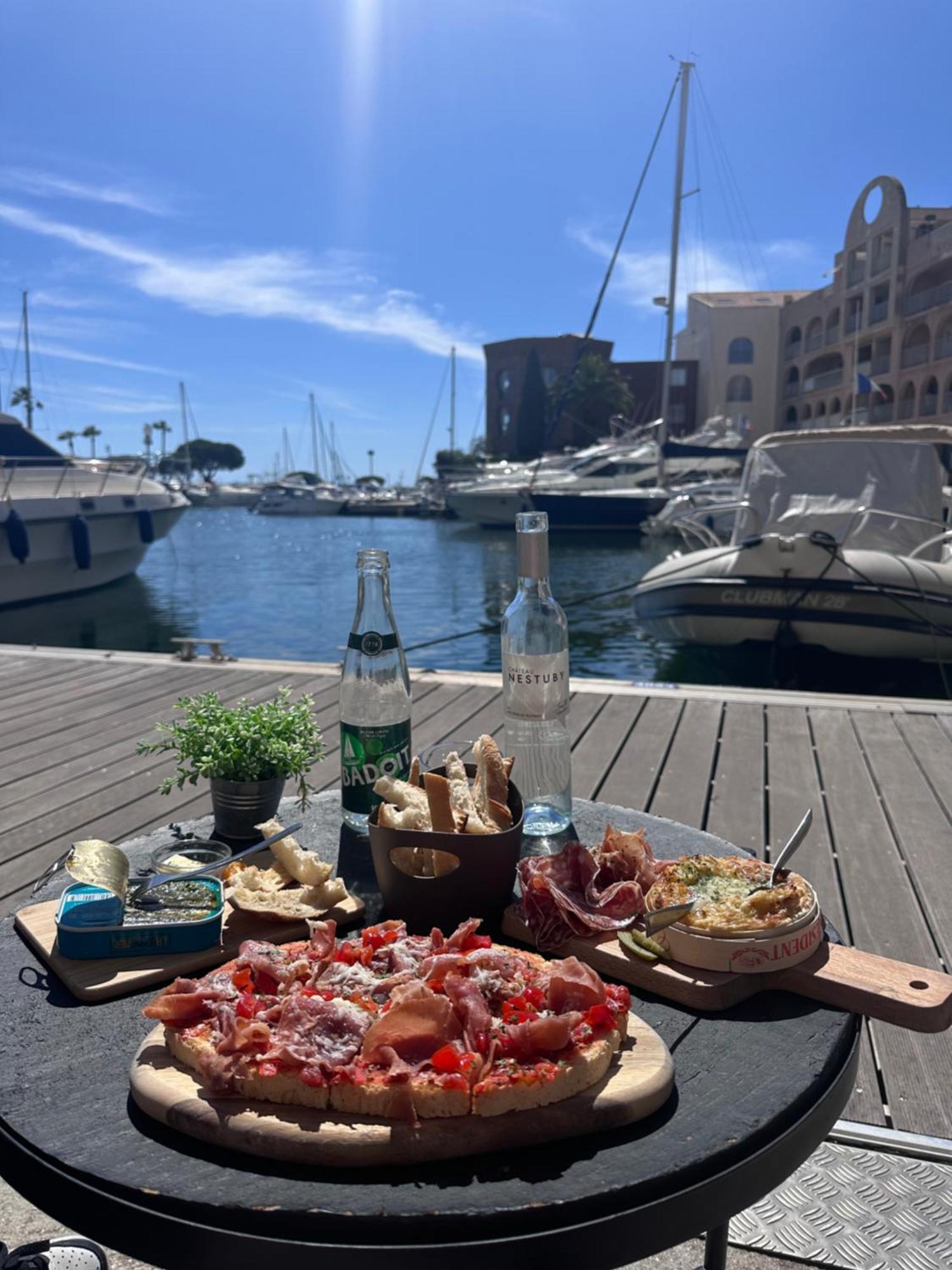 Sejour Au Port Apartman Hyères Kültér fotó