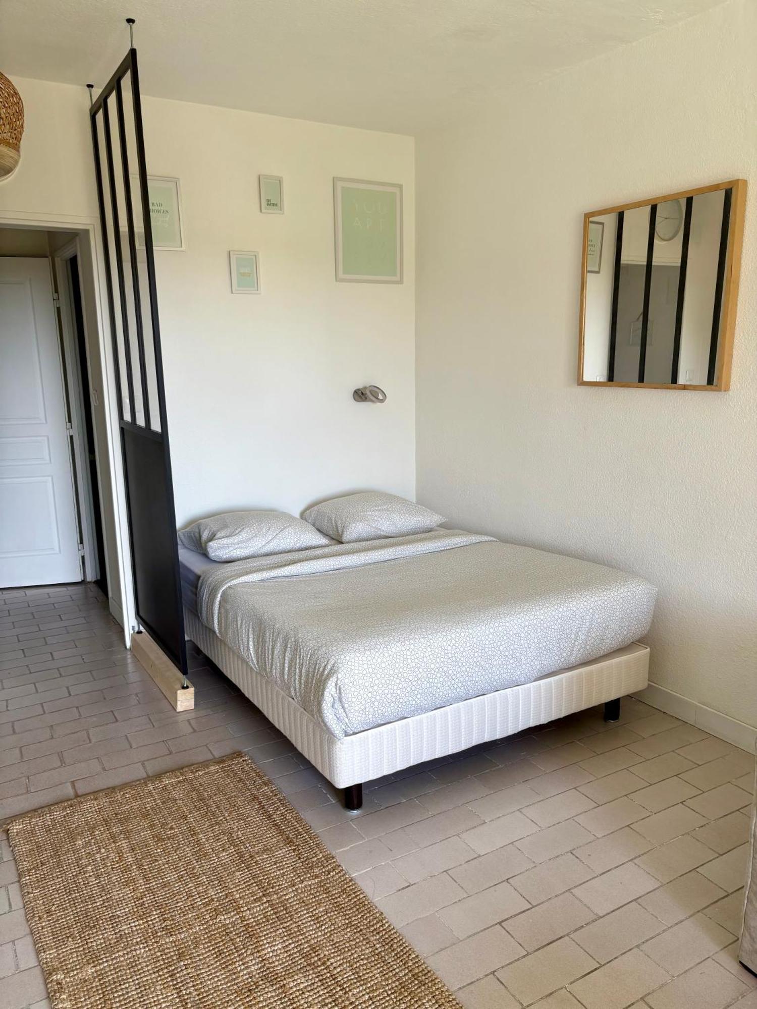 Sejour Au Port Apartman Hyères Kültér fotó