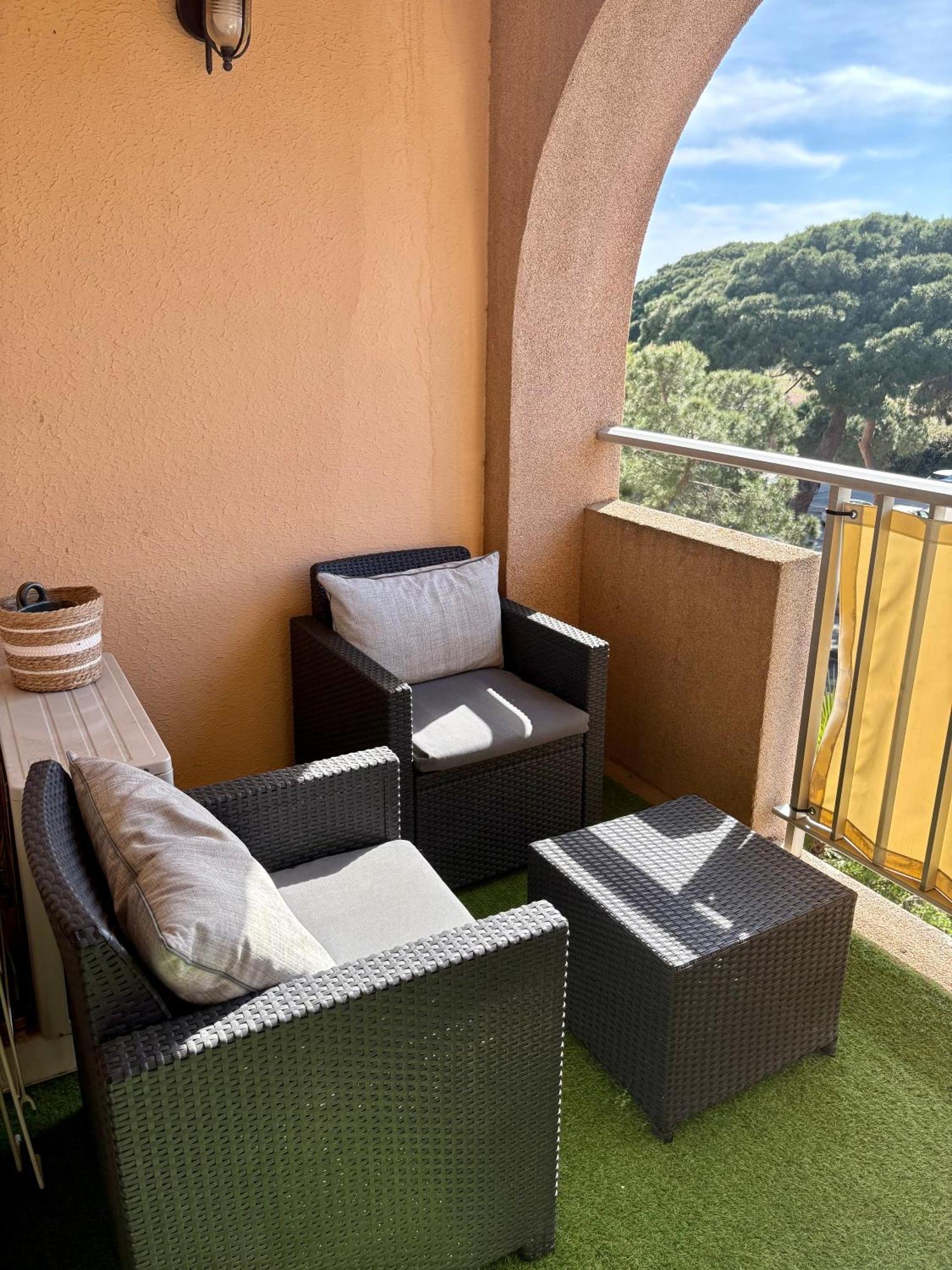 Sejour Au Port Apartman Hyères Kültér fotó