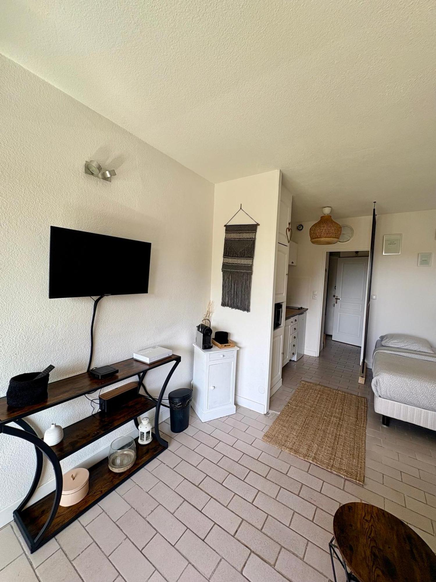 Sejour Au Port Apartman Hyères Kültér fotó